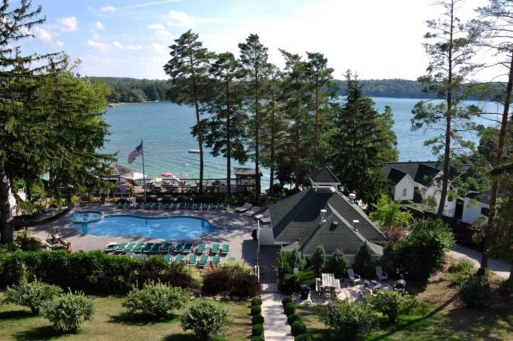 The Shore Club Wisconsin, Ascend Hotel Collection Elkhart Lake Exterior photo